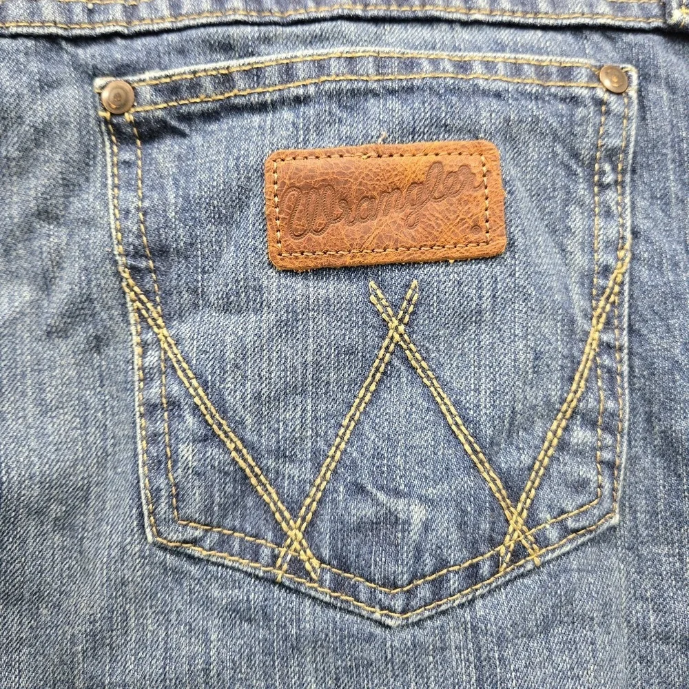 Wrangler Men Jeans 38X32 Blue Denim Retro Bootcut Relaxed 31